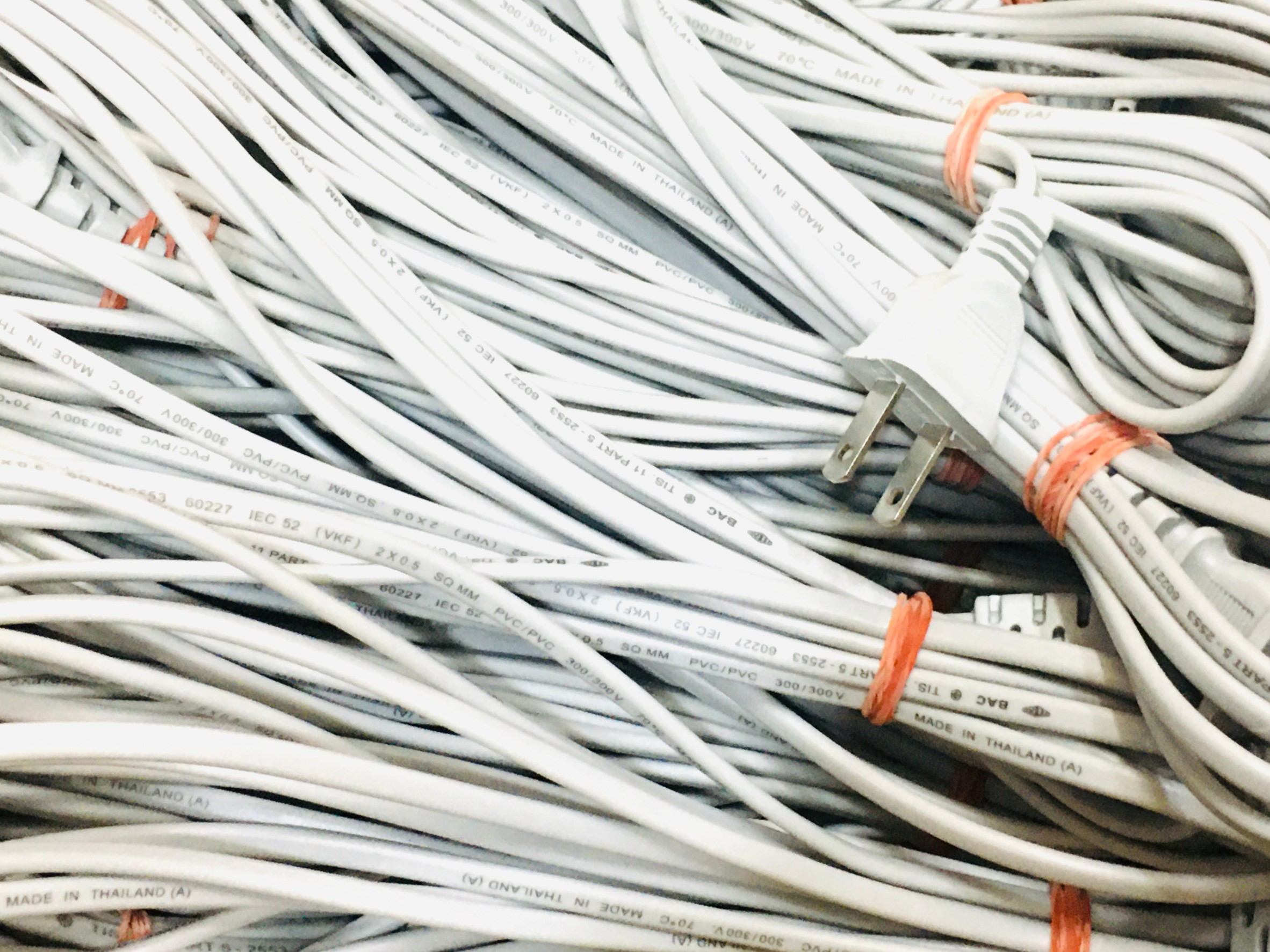 สายหล่อปลั๊ก สายไฟ VKF 2 * 0.5 SQ.MM PVC 300V มี 2 สี เทา / ดำ