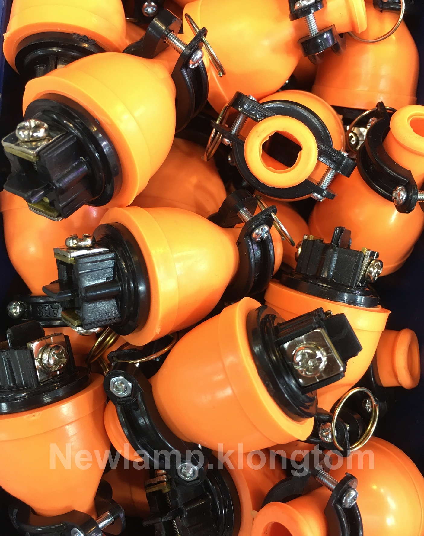 ปลั๊กยางตัวผู้ SUMO สีส้ม ทองเหลือง