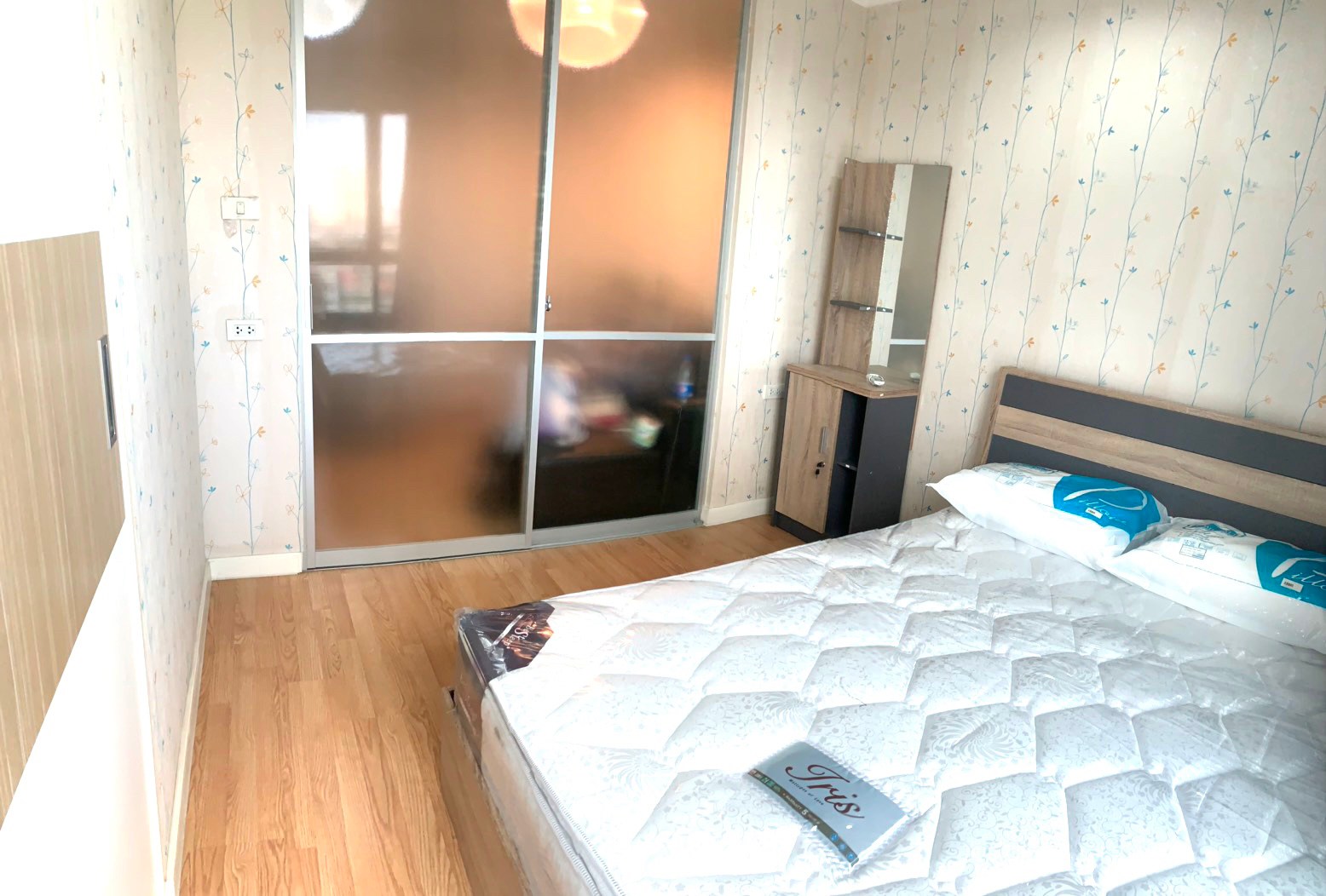 ขายคอนโดลุมพินี พาร์ค ปิ่นเกล้า Condo Lumpini Park Pinklao 28.63 ตรม. ชั้น 12 เยื้องเซ็นทรัลปิ่นเกล้า ใช้งานน้อย สภาพใหม่ ราคาถูกที่สุดในโครงการ