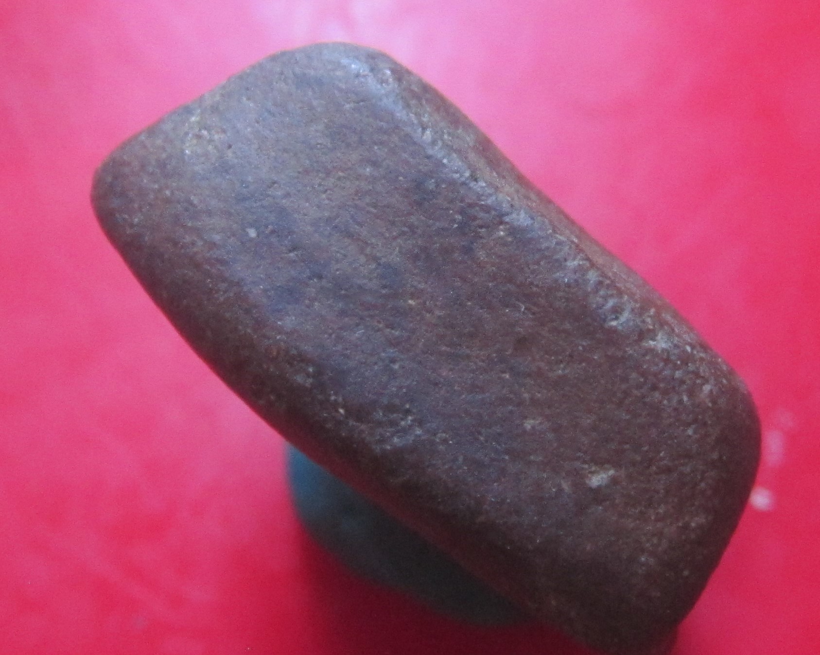 พระหลวงพ่อโต เนื้อดินผสมว่านมวลสาร ไม่ทราบที่สร้างคับ