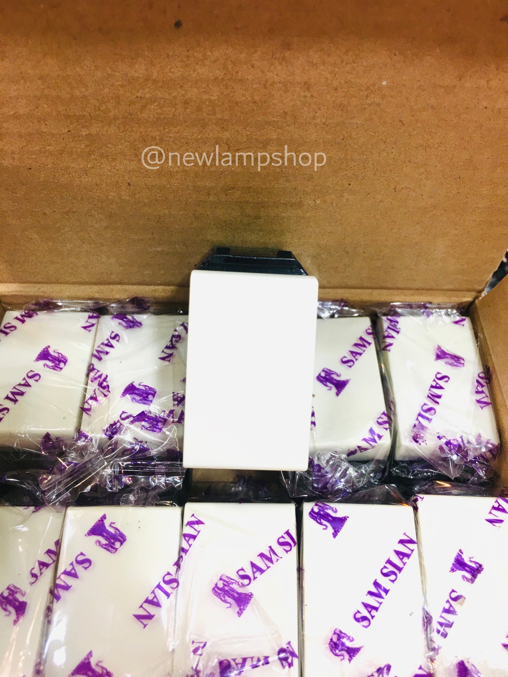 สวิทช์3สาย/สวิทช์2ทาง/สวิทช์ไฟบันได(3P) Sam Sien รุ่นใหม่