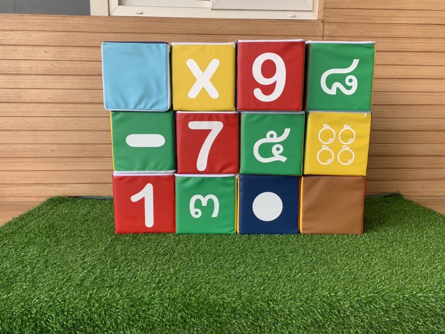 ลูกเต๋านุ่มนิ่ม ,เบาะนุ่ม,โซฟาเด็ก พร้อมส่ง