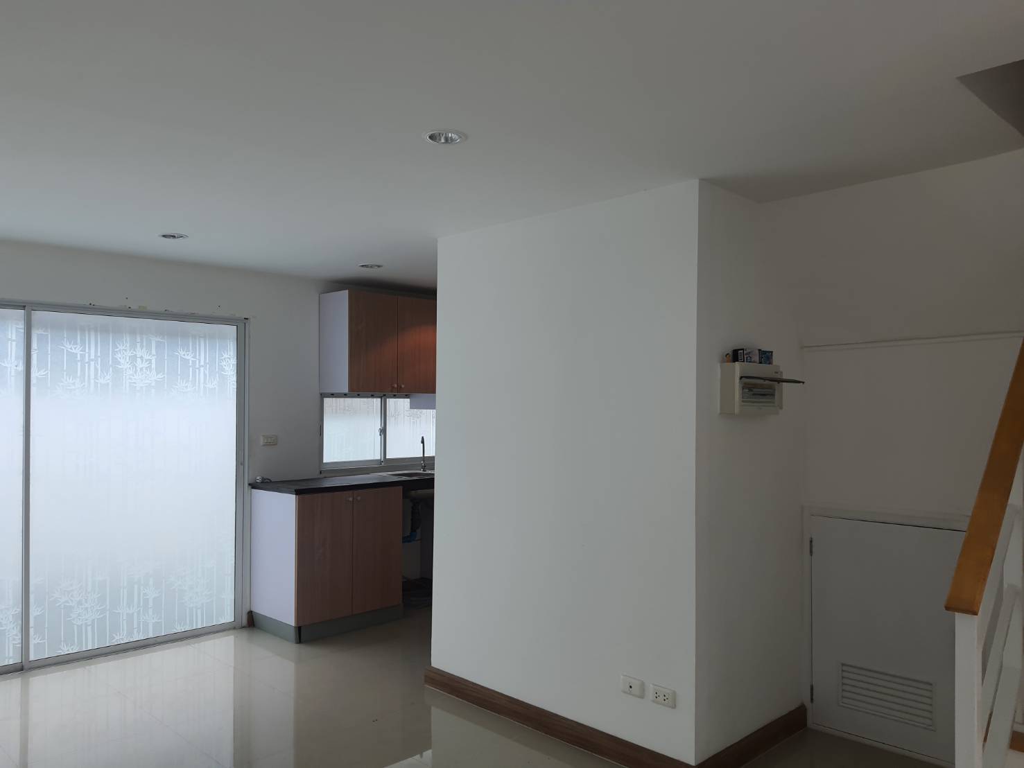 ขายทาวน์โฮม 2 ชั้น หมู่บ้านพฤกษาทาวน์ เน็กซ์ ปิ่นเกล้า-พุทธมณฑลสาย 4 ขนาด 16 ตร.ว 3นอน 2น้ำ ติดถนนใหญ่ สภาพสวยพร้อมอยู่