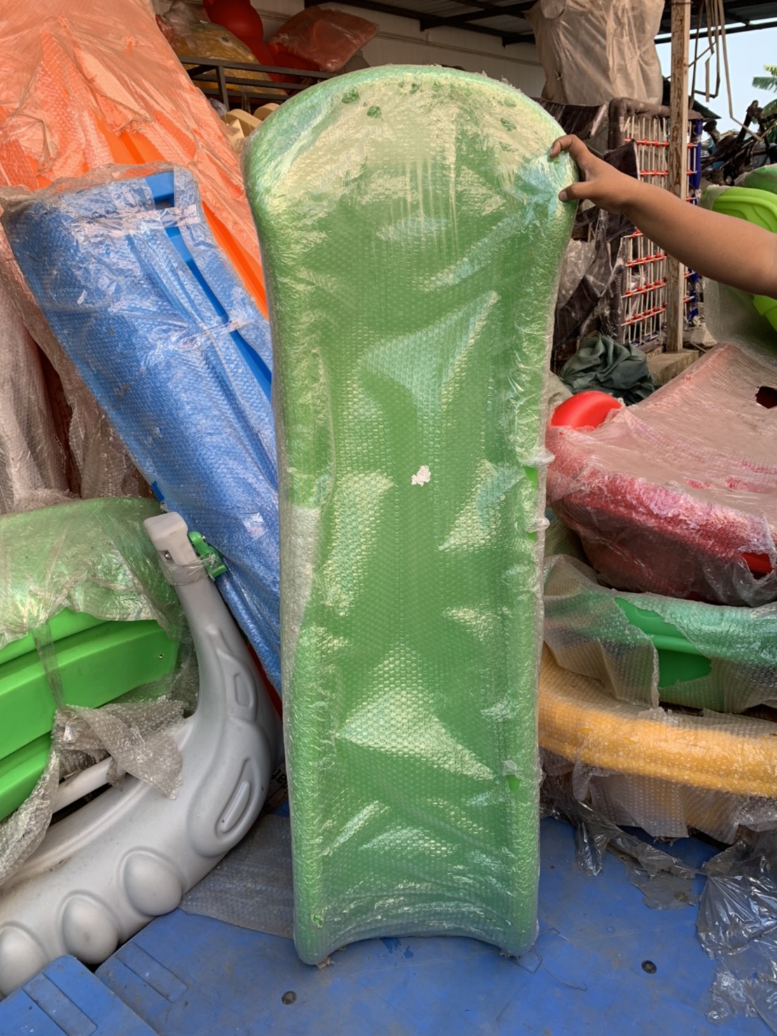 รางสไลเดอร์ พลาสติก Polyethylene โรงงาน