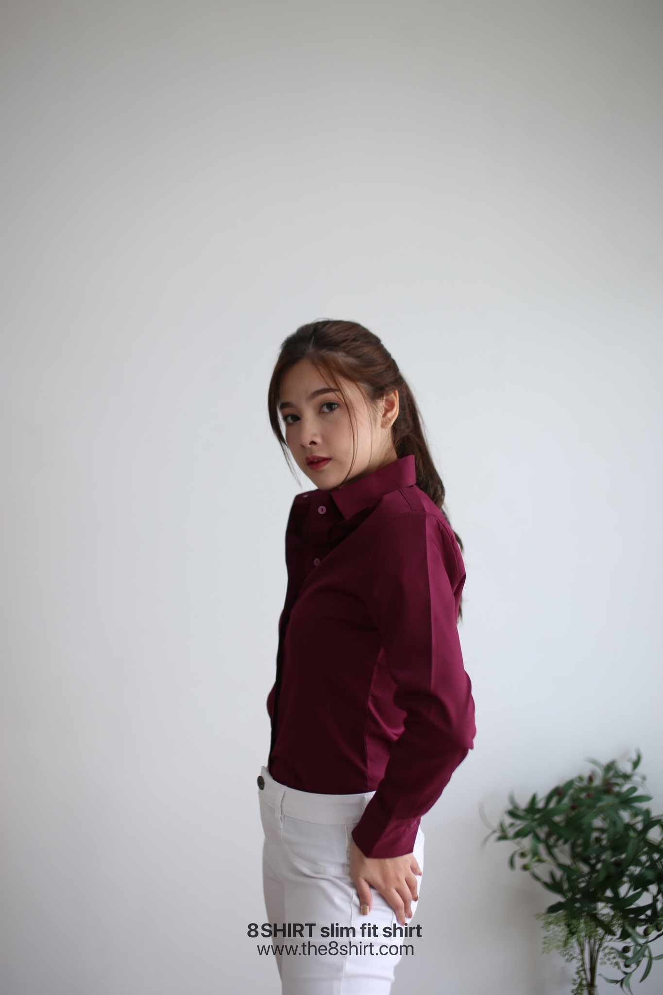 เสื้อเชิ้ตผู้หญิง สีแดงไวน์ (Red Wine) สลิมฟิต เข้ารูป แขนยาว เสื้อเชิ้ตทำงาน เสื้อยูนิฟอร์ม แบรนด์ 8SHIRT slim fit shirt พร้อมส่ง