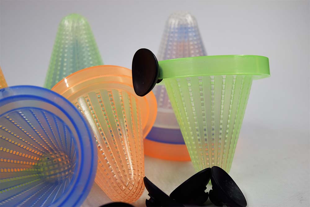 ถ้วยใส่หนอน ถ้วยใส่ไรแดง คละสี(ขาว ส้ม ฟ้า เขียว) แพ็ค 2 ชิ้น นำไปติดในตู้ปลา ปลาจะค่อยๆกินทีละน้อยและได้กินกันทั่วถึง