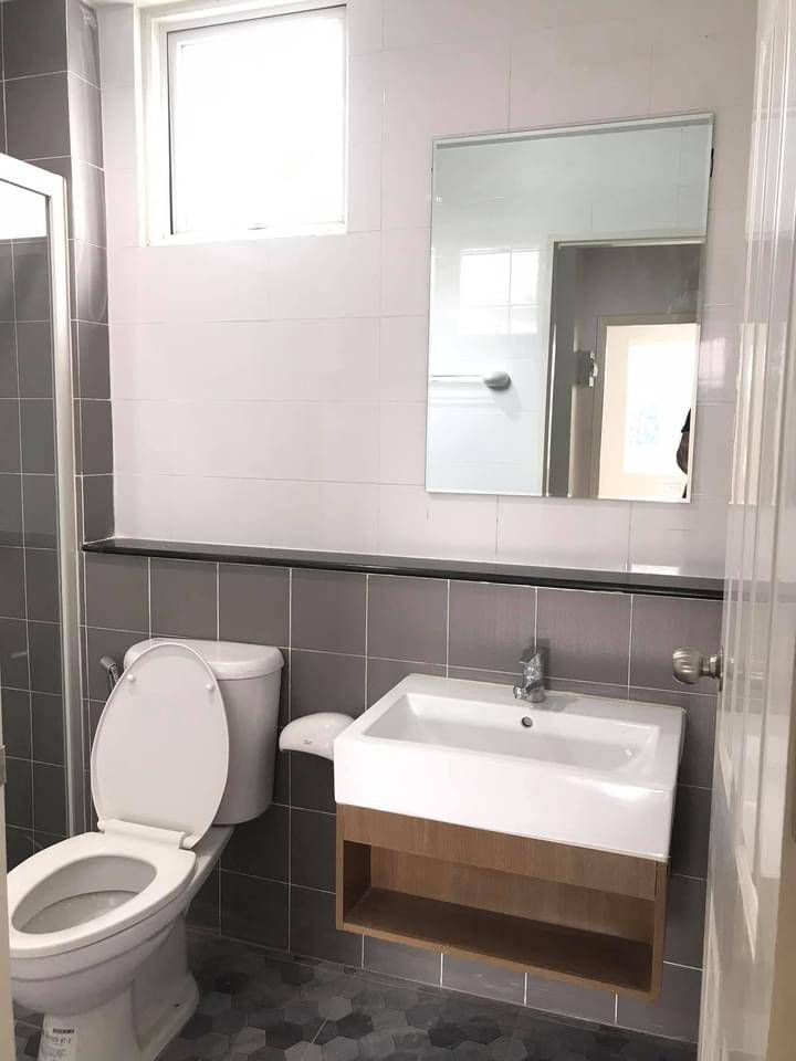 ขายทาวเฮ้าส์ เดอะคัลเลอร์ ลำลูกกาคลอง4 20.7 ตร.ว. ปรับปรุงใหม่ ทั้งหลัง 2 ชั้น 3 นอน 2 น้ำ