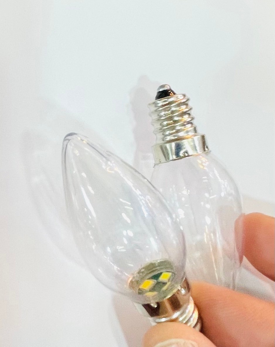 หลอดจำปาLED ใส E12 1 W กล่องล่ะ2ดวง มีสี Warmwhite / Daylight