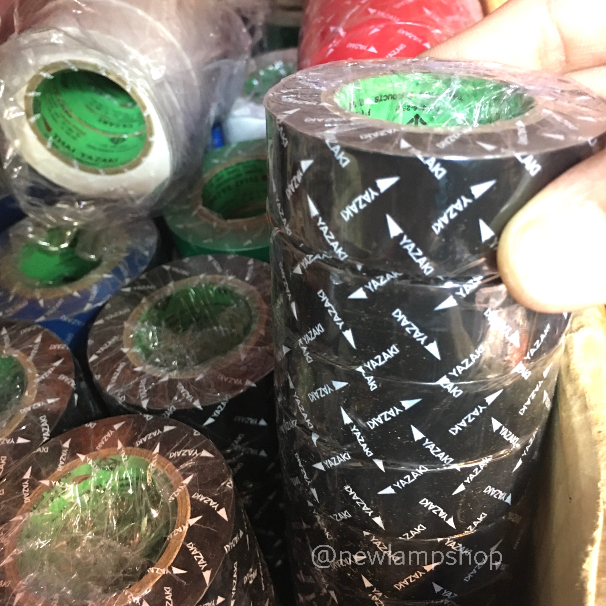 เทปพันสายไฟ / ผ้าเทป ยี่ห้อYazaki ใช้พันจุดต่อฉนวนไฟฟ้าทุกชนิด และป้องกันเปลือกหุ้มสายไฟเคเบิ้ล