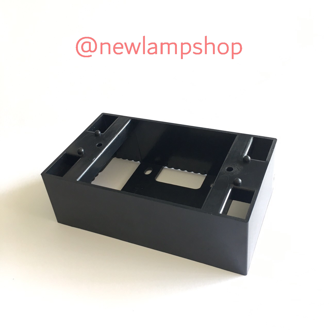 บล็อกลอย 2*4 รุ่นใหม่ ใส่ฝาสีดำ Panasonic