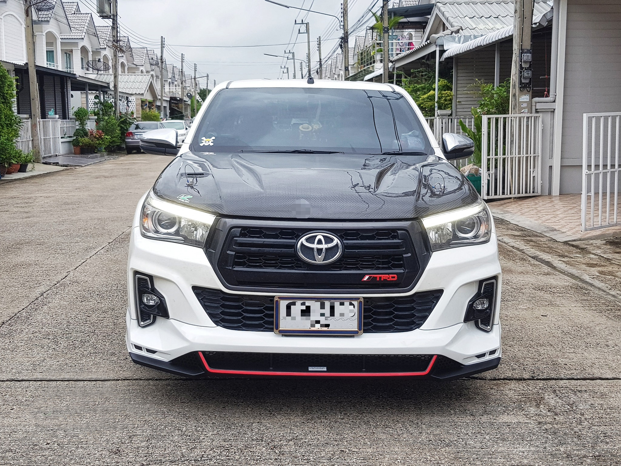 Vazooma-X VS Toyota Hilux Revo ใส่รถรุ่น Z-EditionDoubleCab4Drs.ตัวเตี้ย '18-On [ชุดแต่งที่คู่ควรกะบะพันธุ์แกร่่ง]