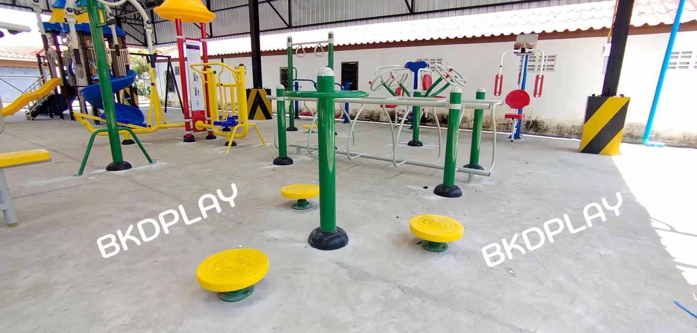 เครื่องออกกำลังกาย กลางแจ้ง ชุดอุปกรณ์ บริหารเอว สะโพก บิดเอว 3 ที่ มือจับกลม ลานกีฬา อเนกประสงค์ สนามกีฬา ขนาด 140 x 140 x 135 ซม.