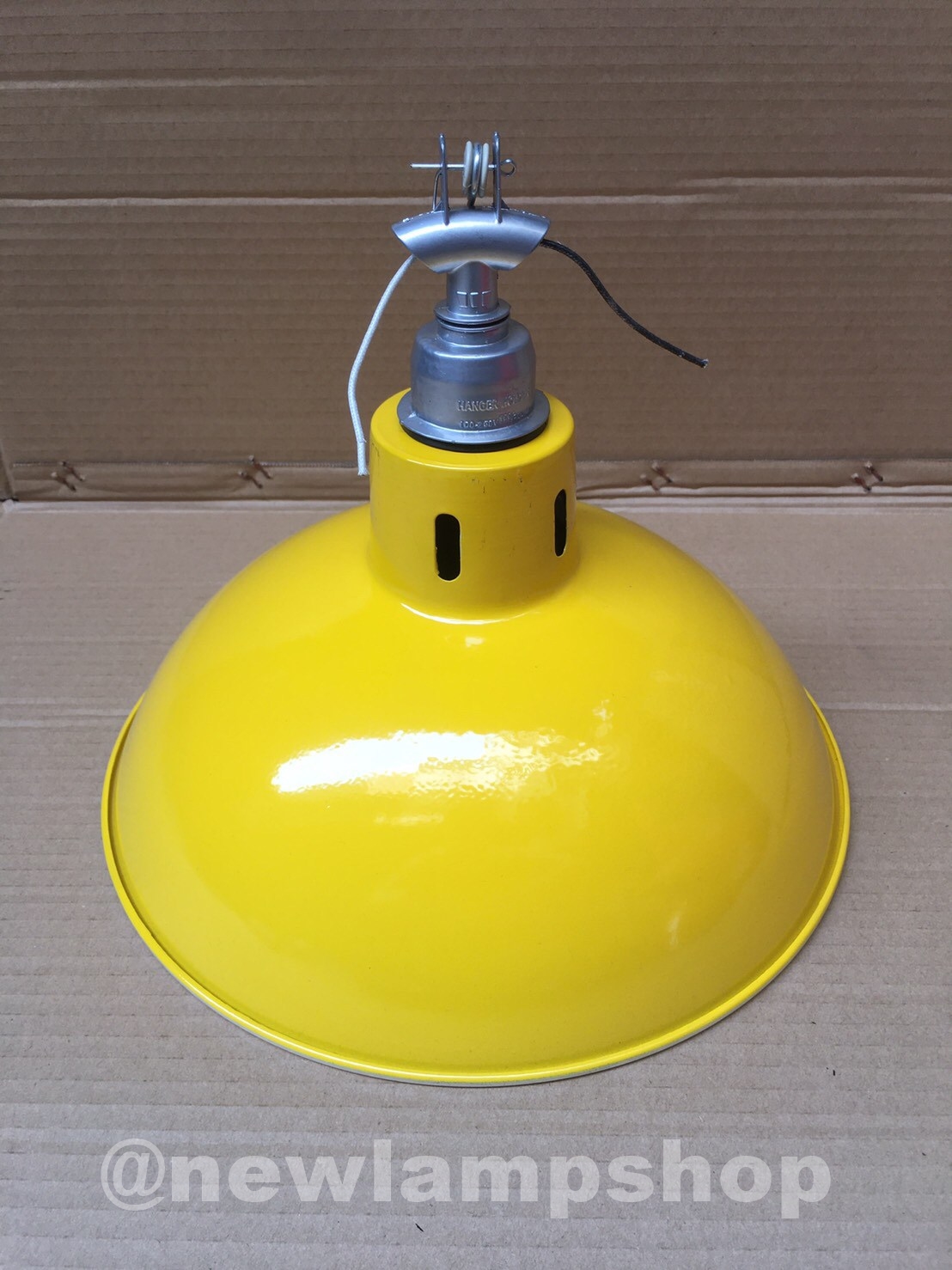 โคมฝาชีอลูมีเนียม สีเคลือบ 12” 7 สี สวยงามให้เลือกสรร (ราคาเฉพาะโคมฝาชี)