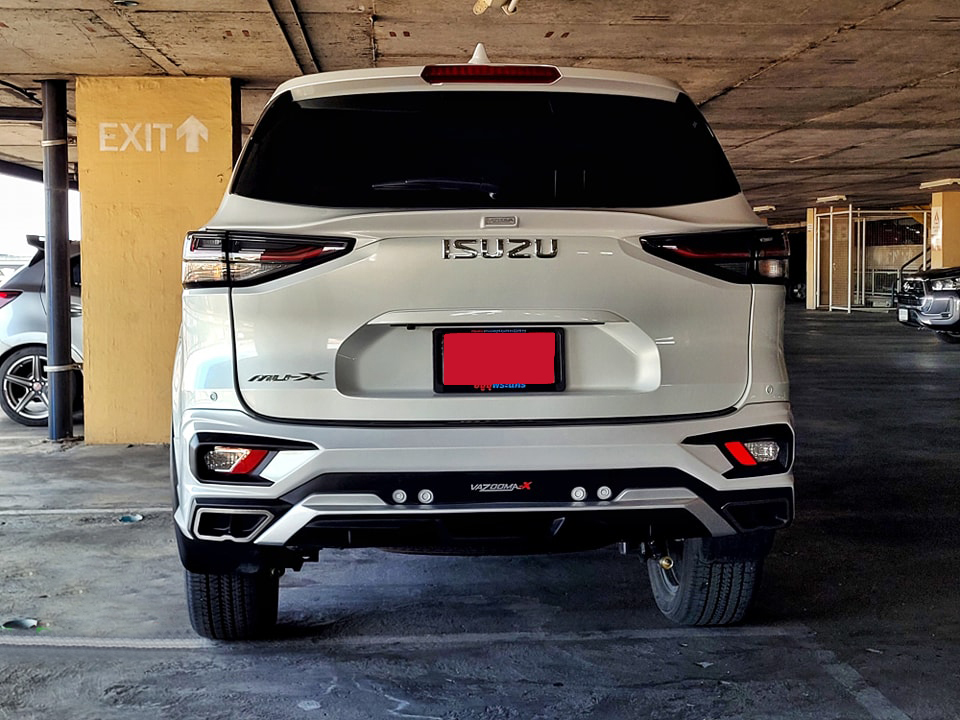 VAZOOMA-X VS Isuzu MU-X'2021-ปัจจุบัน [กับสเกิร์ตแตกแต่งอย่างสปอร์ตลงตัว รอคุณเป็นเจ้าของแล้วที่นี่]
