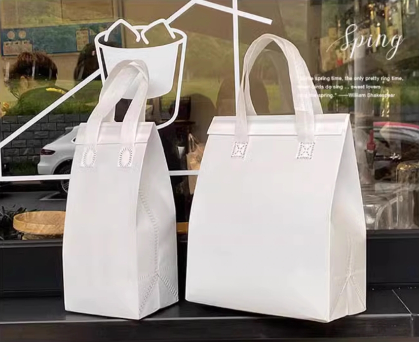 ถุงหิ้วเก็บความเย็นพิมพ์ลาย ถุงฟอยล์เก็บความเย็น ถุงเก็บอุณหภูมิ ถุงไอติม ถุงกาแฟ ถุงเค้ก พิมพ์ Logo ได้