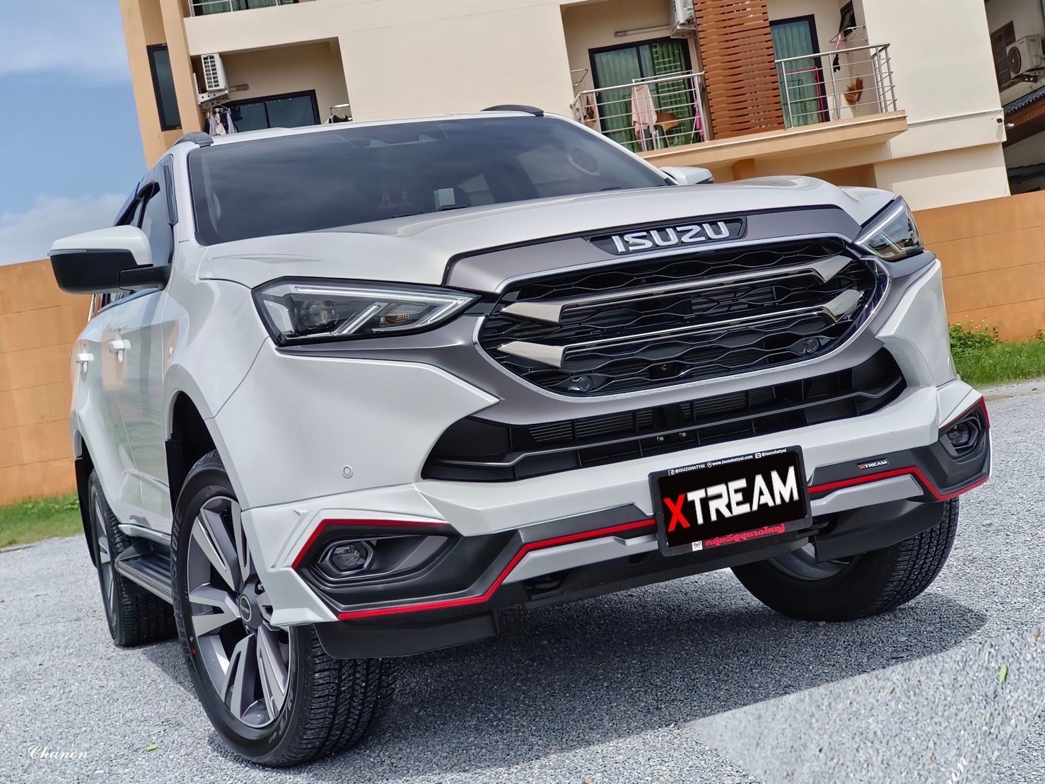 XTREAM VS ISUZU MU-X'2021 [กำเนิดมาให้โลกรู้ 100%งานแท้ไม่มีก๊อป]