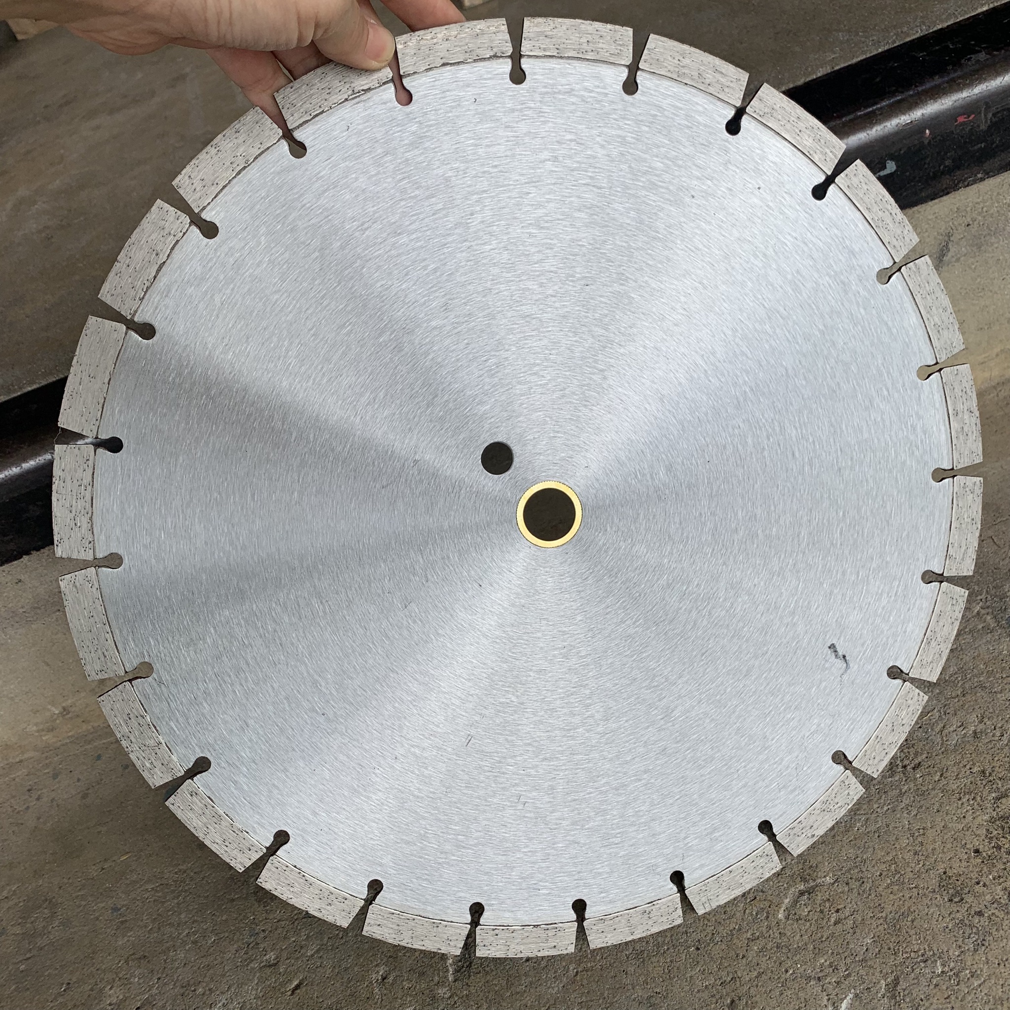 ใบเพชร 14 นิ้ว หนา 3 มิล