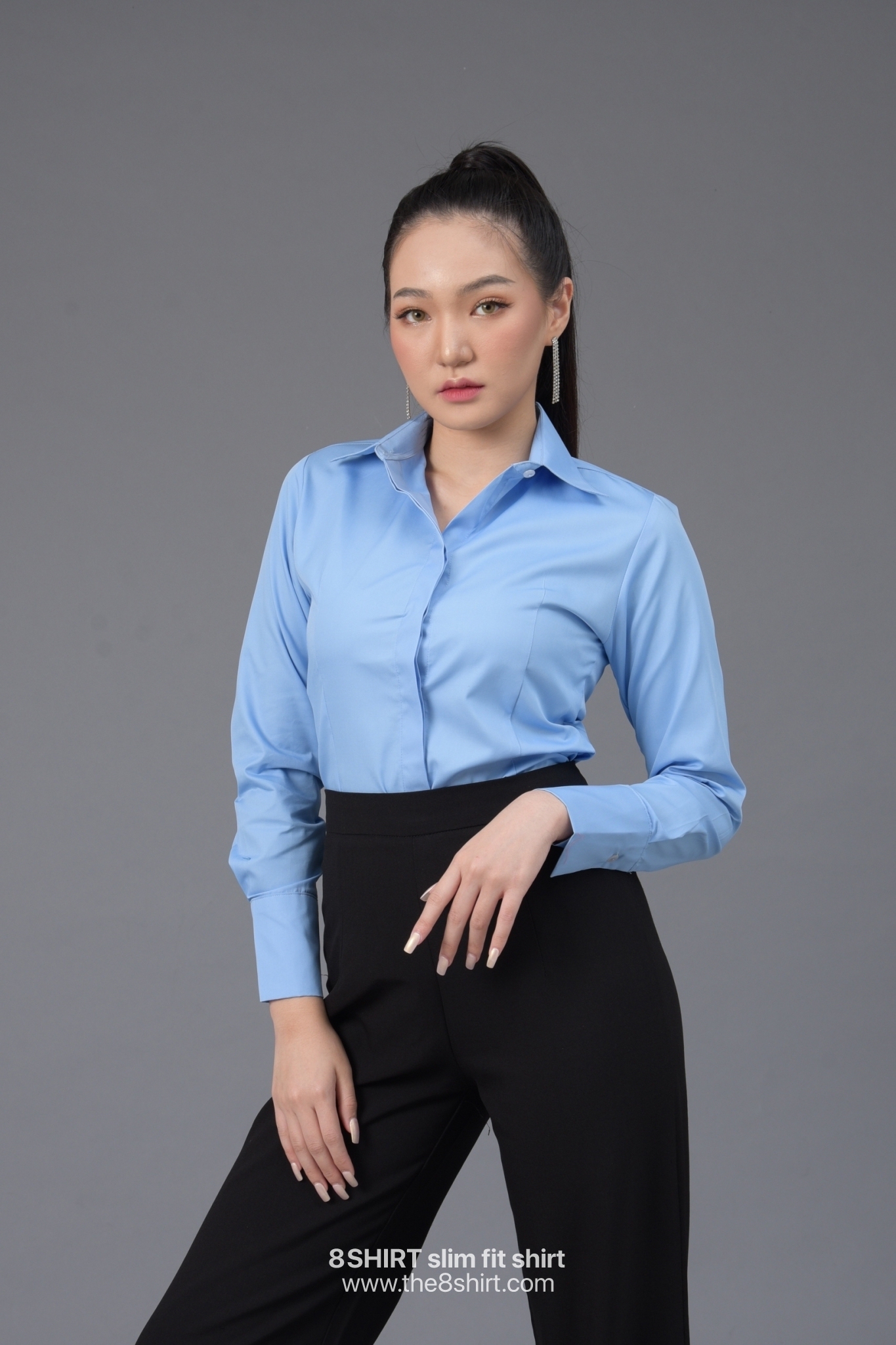 เสื้อเชิ้ตผู้หญิง สีฟ้า (Blue) สลิมฟิต เข้ารูป แขนยาว เสื้อเชิ้ตทำงาน เสื้อยูนิฟอร์ม แบรนด์ 8SHIRT slim fit shirt พร้อมส่ง