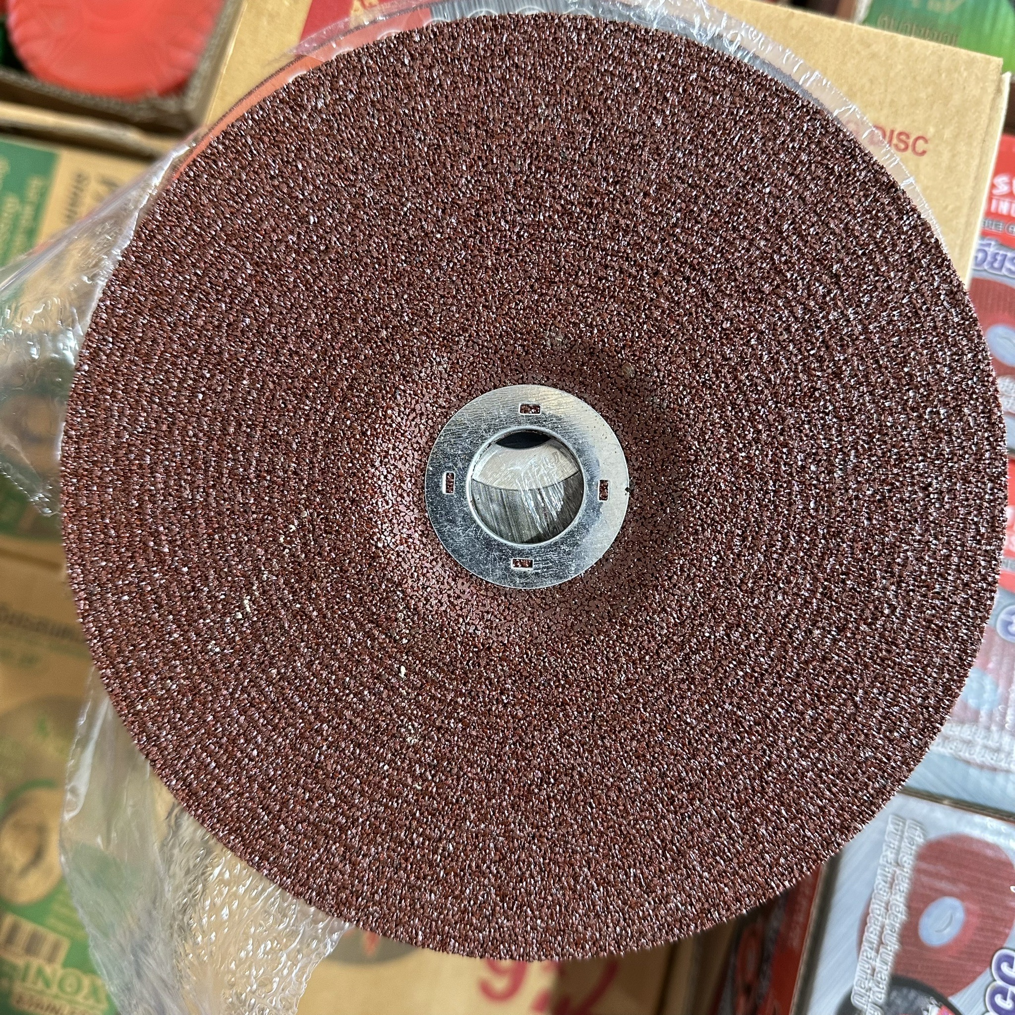 แผ่นเจียร์ SUMO 7x6นิ้ว AWC24P สีแดง (180x6mm)