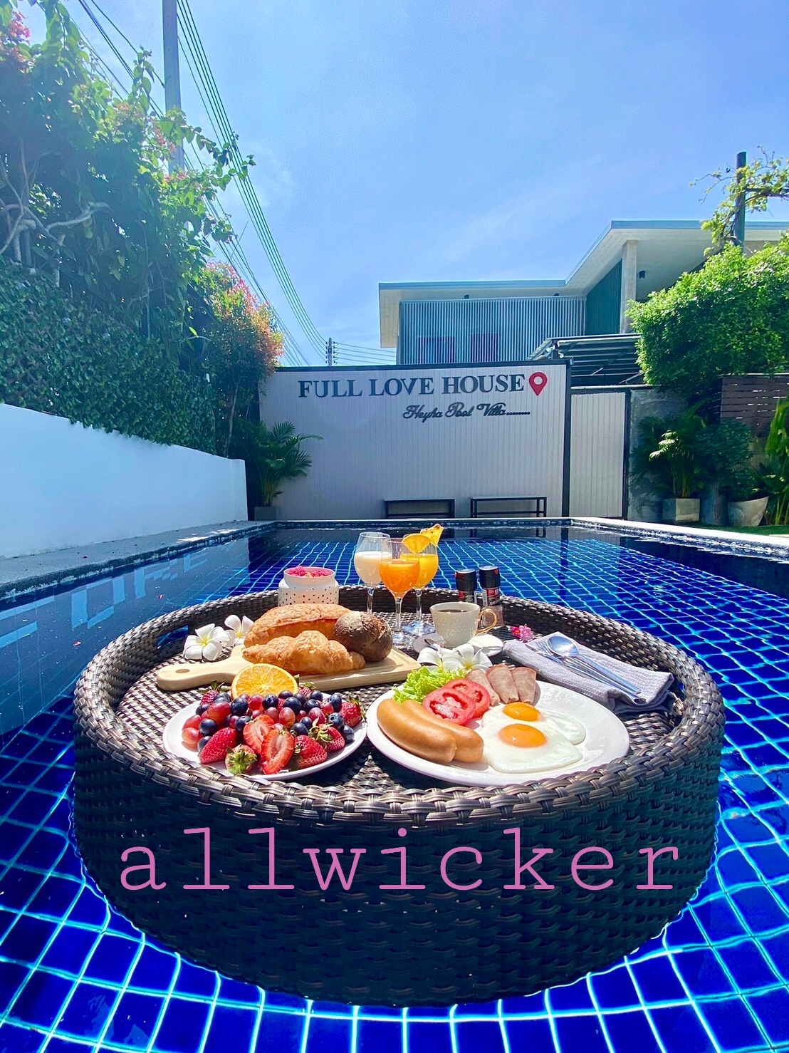 ถาดลอยน้ำหวายเทียม ทรงกลม 80ซม. สูง14ซม.หวายเทียม สำหรับใส่สำรับอาหาร หรือเครื่องดื่มเสริฟริมสระ หรือลอยในสระน้ำได้