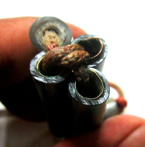 ตะกรุดคอแมว ยุคแรก หลวงปู่จันทร์หอม วัดบุ้งขี้เหล็ก จ.อุบลราชธานี หายากแล้วครับ น่าเก็บ ราคาเบาฯฯฯ