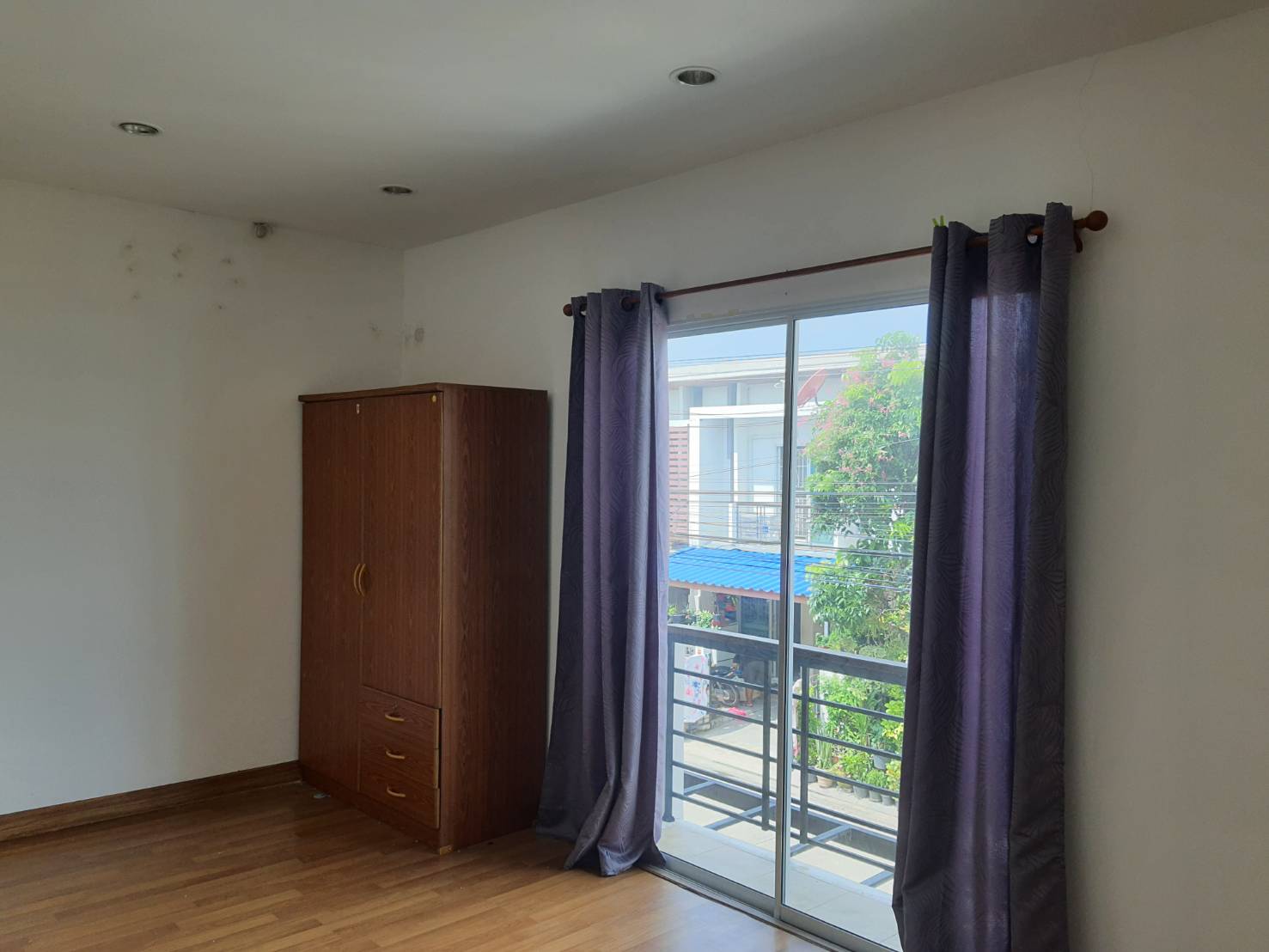 ขายทาวน์โฮม 2 ชั้น หมู่บ้านพฤกษาทาวน์ เน็กซ์ ปิ่นเกล้า-พุทธมณฑลสาย 4 ขนาด 16 ตร.ว 3นอน 2น้ำ ติดถนนใหญ่ สภาพสวยพร้อมอยู่