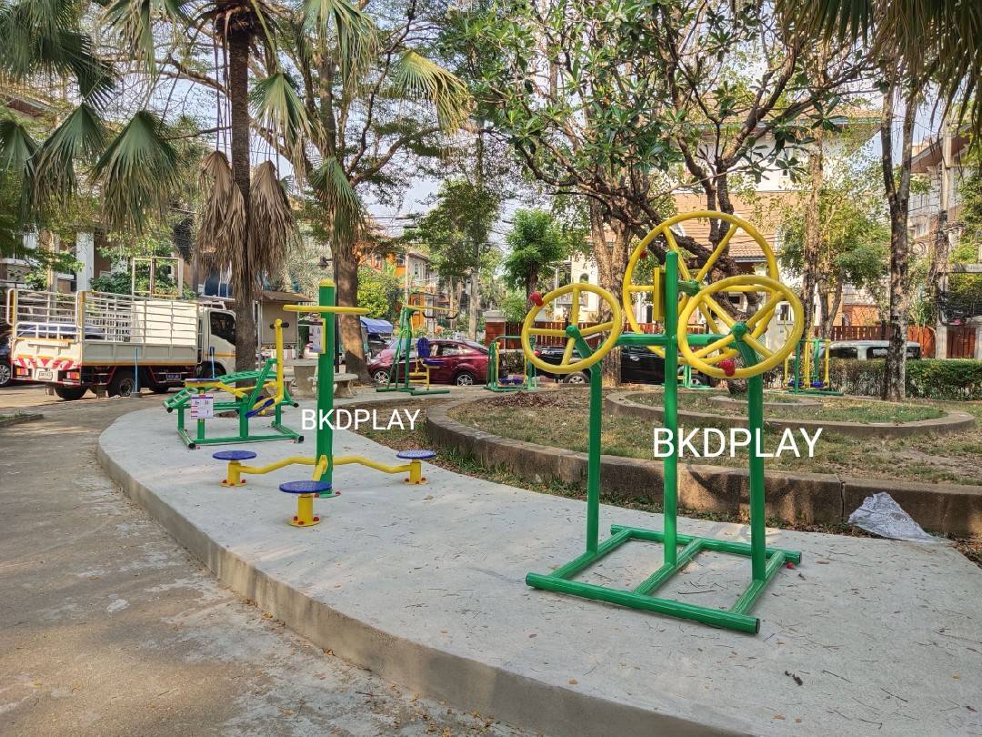 เครื่องออกกำลังกาย กลางแจ้ง ชุดอุปกรณ์ บริหารเอว สะโพก บิดเอว 3 ที่ มือจับกลม ลานกีฬา อเนกประสงค์ สนามกีฬา ขนาด 140 x 140 x 135 ซม.