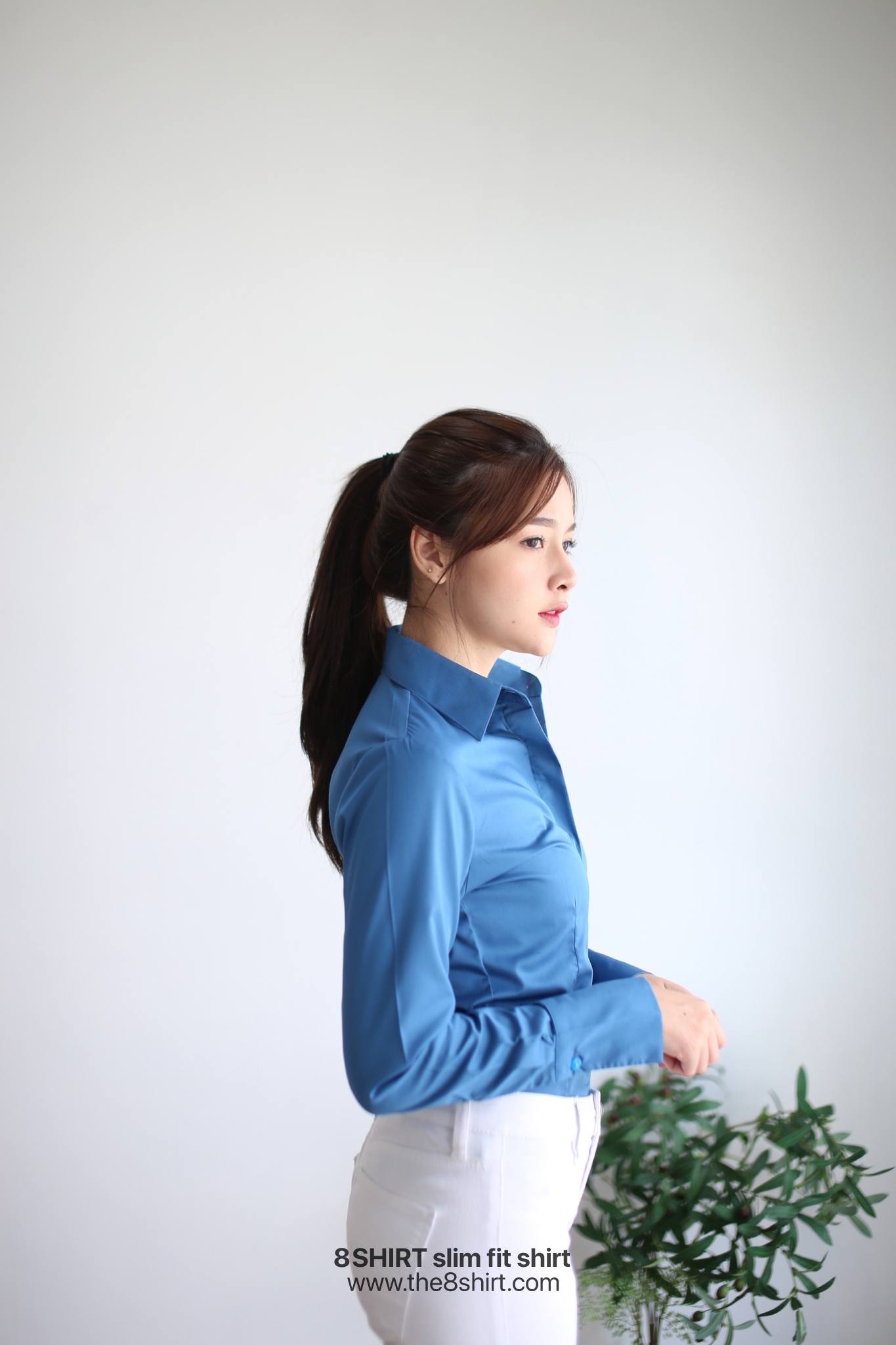 เสื้อเชิ้ตผู้หญิง สีฟ้าคราม (Indigo Blue) สลิมฟิต เข้ารูป แขนยาว เสื้อเชิ้ตทำงาน เสื้อยูนิฟอร์ม แบรนด์ 8SHIRT slim fit shirt พร้อมส่ง