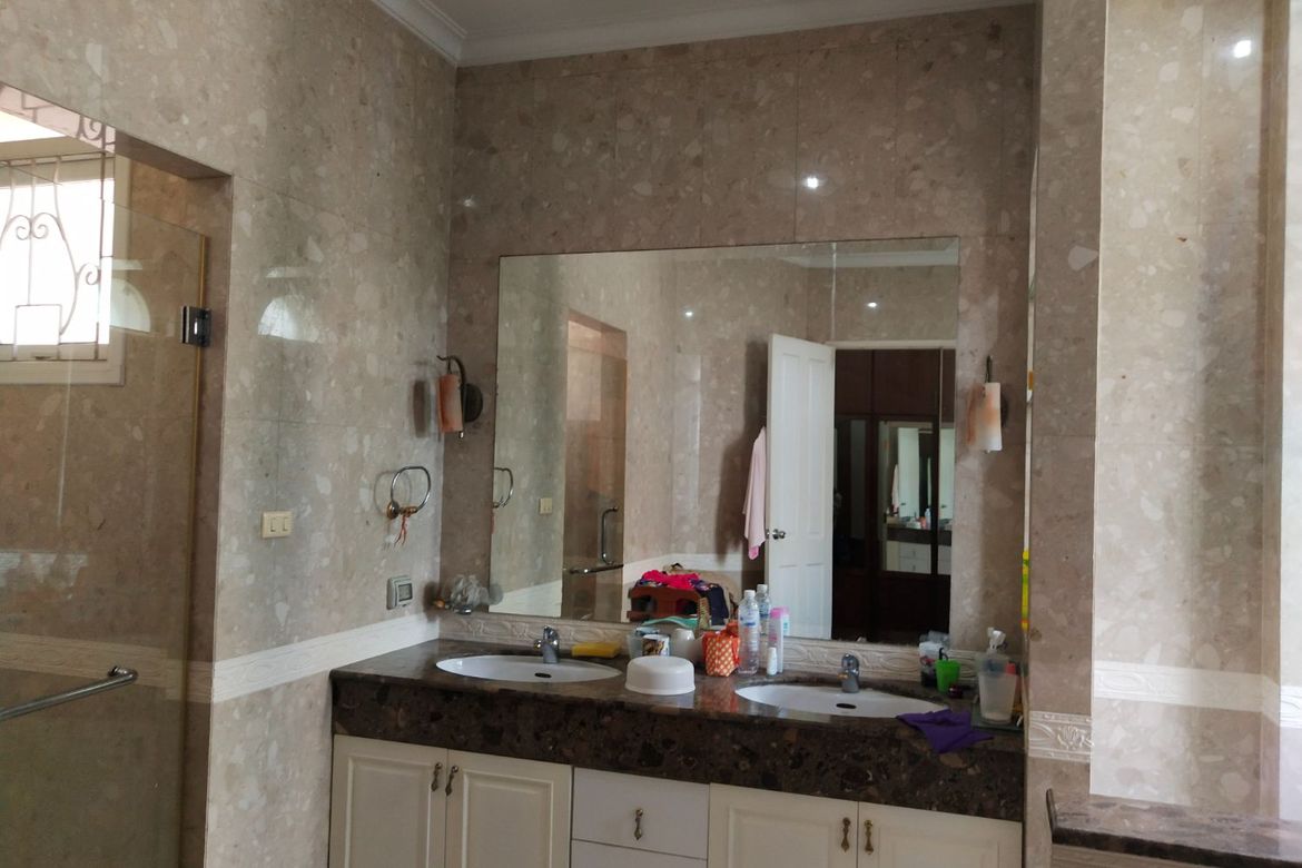 นาราสิริ สาทร-วงแหวน 129.2 ตร.ว. บ้านเดี่ยวหรูสไตล์อิตาเลียนจาก แสนสิริ บนทำเลศักยภาพ ริมถนนกาญจนาภิเษก เยื้องโรงเรียนเลิศหล้ากาญจนาภิเษก พื้นที่ใช้สอย : 320 ตร.ม. ห้องนอน : 4 ห้องน้ำ : 4 . ราคา : 14.5 ล้านบาท .