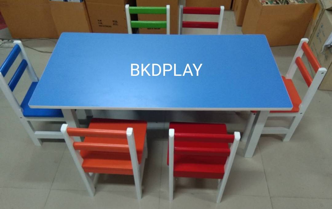 ชุดโต๊ะไม้ผืนผ้า พร้อมเก้าอี้ไม้ 6 ตัว ทำกิจกรรมกลุ่ม โต๊ะเขียนหนังสือเด็ก โต๊ะพร้อมเก้าอี้เด็กพร้อมส่ง สำหรับเด็ก อนุบาล โรงเรียน เนอสเซอรี่ ศูนย์พัฒนาเด็กเล็ก ขนาด: 60 x 120 x 50 ซม.