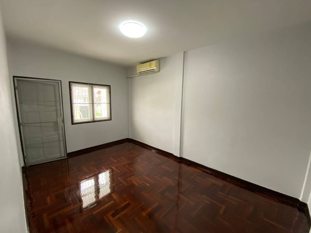 ขาย -ให้เช่า ทาวน์เฮ้าส์ เสตะนิเวศน์ กำนันเเม้น 7 ขนาด 28 ตรว ปรับปรุงใหม่ จอดรถสบาย ใกล้ตลาดพิบูลย์วิทย์