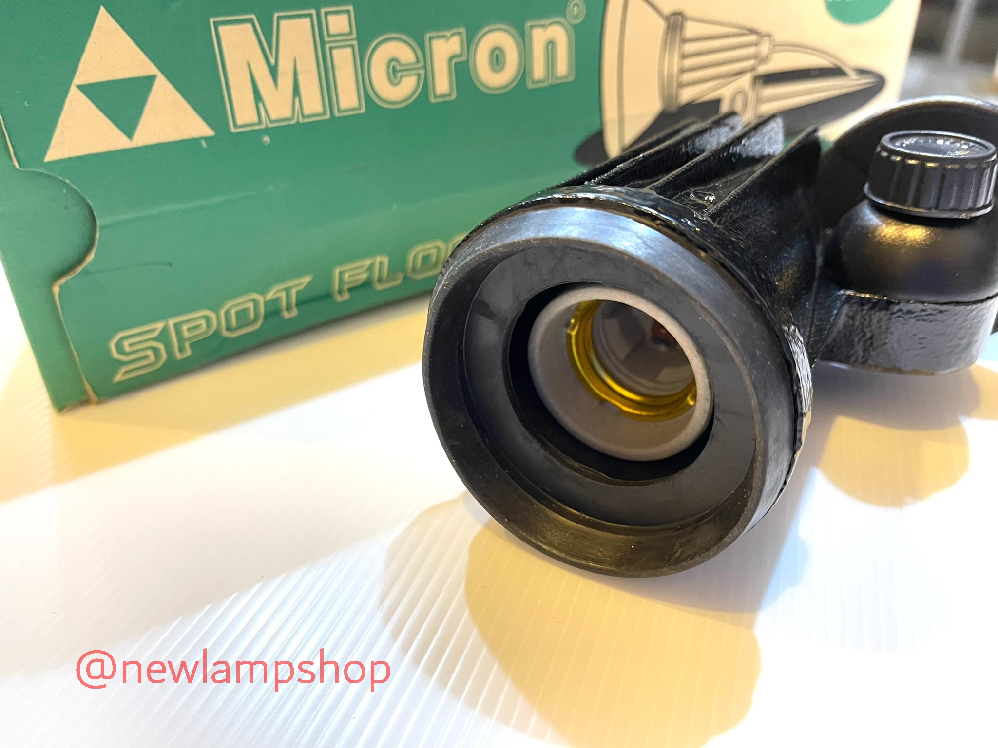 โคมปักดินกันน้ำ ยี่ห้อ Micron M-3211-G