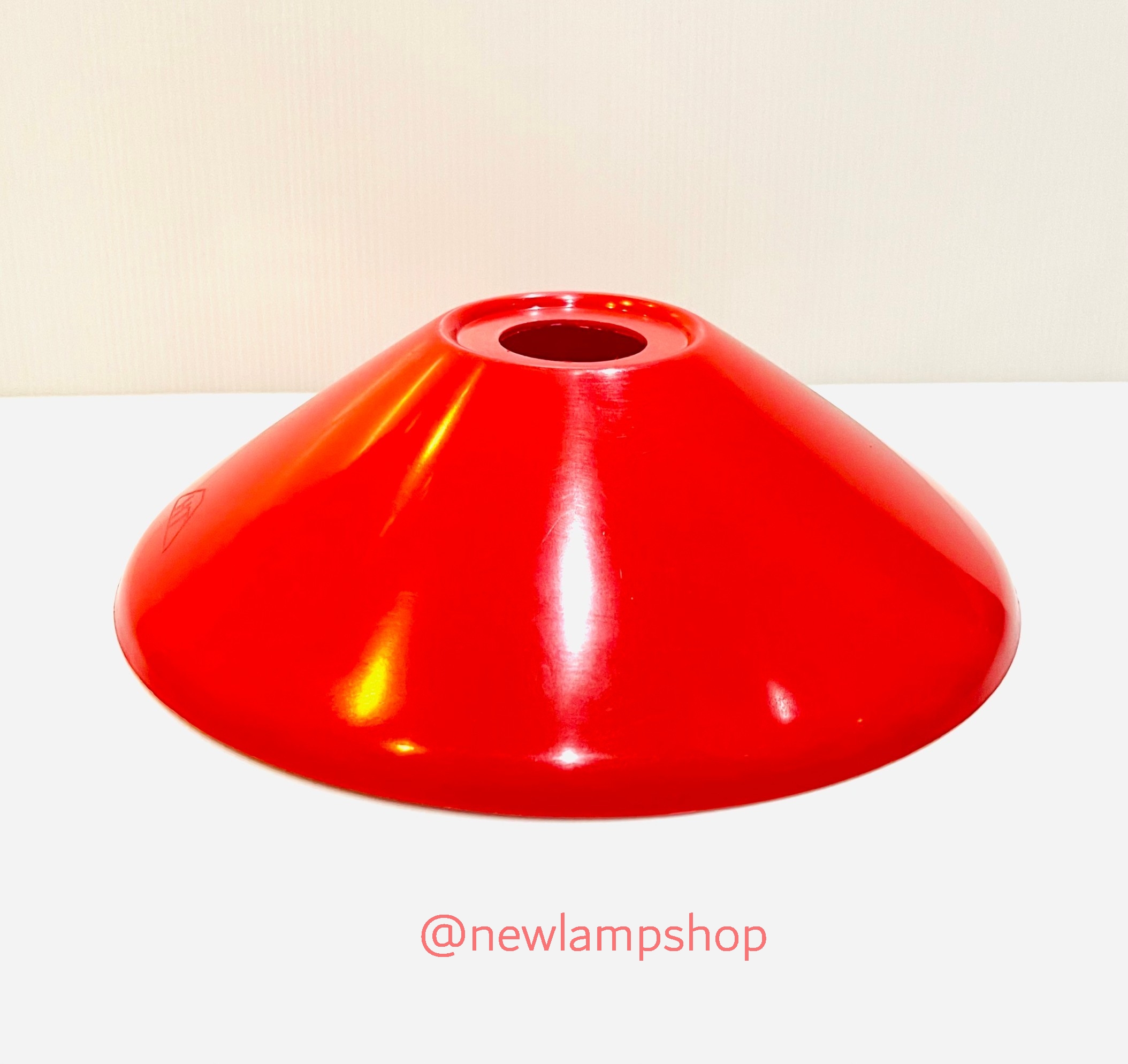โคมไฟฝาชีพลาสติก 9" แบบหนา มี7สีให้เลือก (กรุณาระบุสีก่อนการสั่งซื้อ)