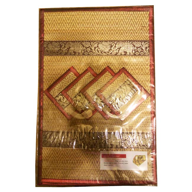 ที่รองจานเสื่อกก และ แผ่นรองแก้วน้ำ ขนาด 30 x 46 ซม. แบบ 4 ที่นั่ง สีเลือดหมู
