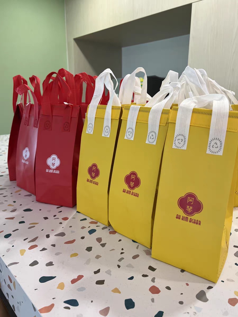 ถุงหิ้วเก็บความเย็นพิมพ์ลาย ถุงแก้วเดี่ยว ถุงฟอยล์เก็บความเย็น ถุงเก็บอุณหภูมิ ถุงไอติม ถุงเค้ก พิมพ์ Logo ได้