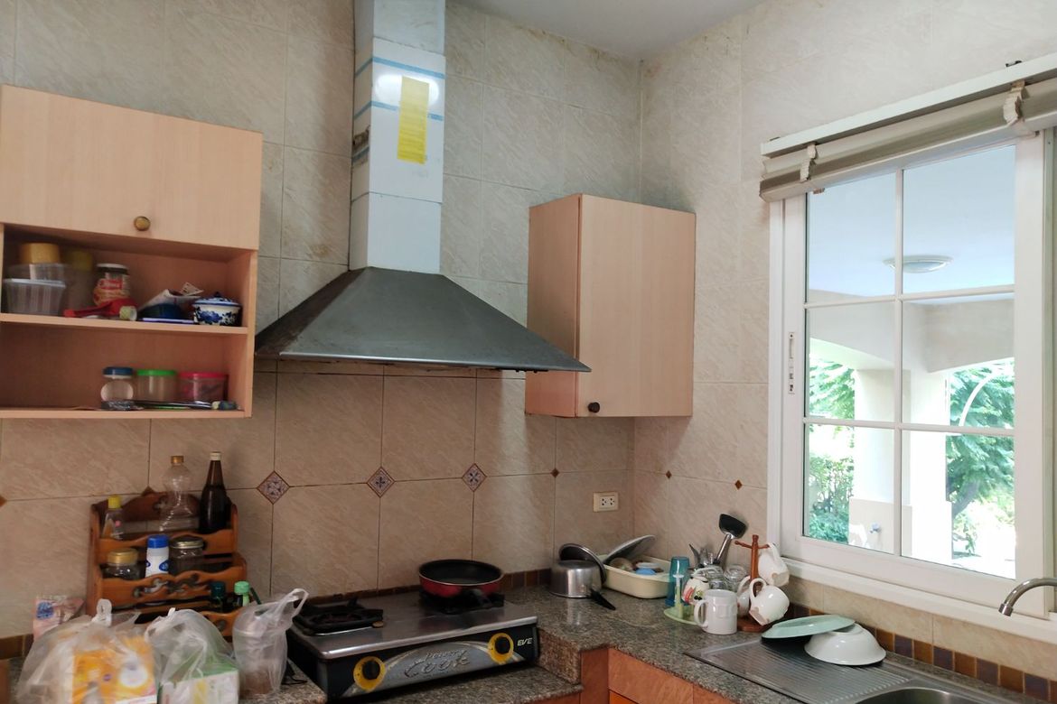 นาราสิริ สาทร-วงแหวน 129.2 ตร.ว. บ้านเดี่ยวหรูสไตล์อิตาเลียนจาก แสนสิริ บนทำเลศักยภาพ ริมถนนกาญจนาภิเษก เยื้องโรงเรียนเลิศหล้ากาญจนาภิเษก พื้นที่ใช้สอย : 320 ตร.ม. ห้องนอน : 4 ห้องน้ำ : 4 . ราคา : 14.5 ล้านบาท .