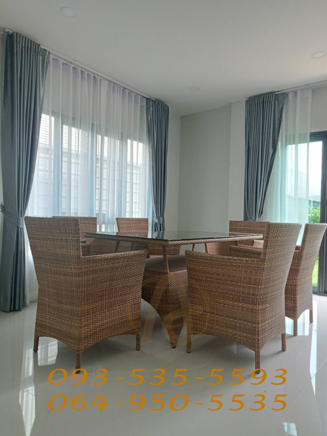 ชุดโต๊ะอาหารหวายเทียม 6ที่นั่ง สานด้วยเส้นหวายเทียมสีธรรมชาติคล้ายผิวเปลือกไม้ เส้นหวายเทียมนำเข้าจากอินโดนีเซีย ทนทานยืดหยุ่นสูง ดูแลรักษาง่าย ไม่กลัวแดด ฝน คุณภาพส่งออก