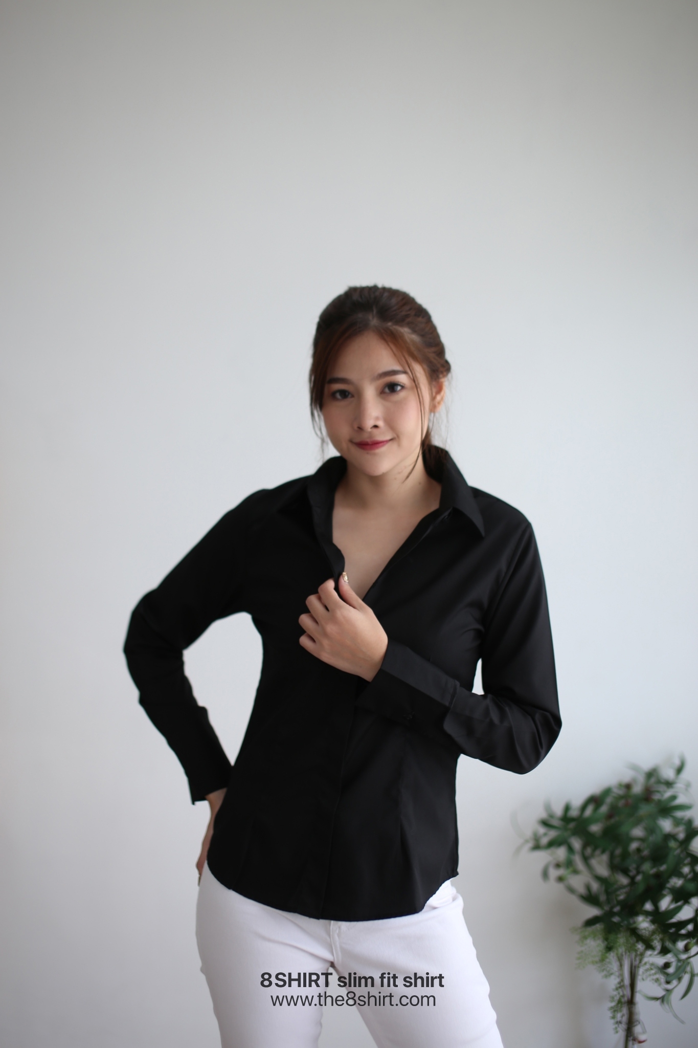 เสื้อเชิ้ตผู้หญิงสีดำ สลิมฟิต เข้ารูป แขนยาว เสื้อเชิ้ตทำงาน เสื้อยูนิฟอร์ม แบรนด์ 8SHIRT slim fit shirt พร้อมส่ง