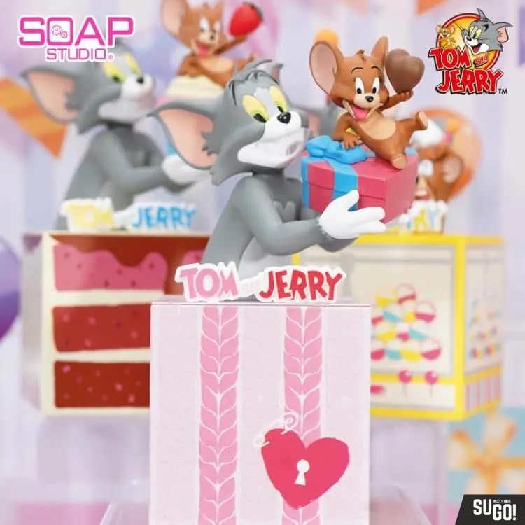 Tom and Jerry Valentine Surprise Figure Statue