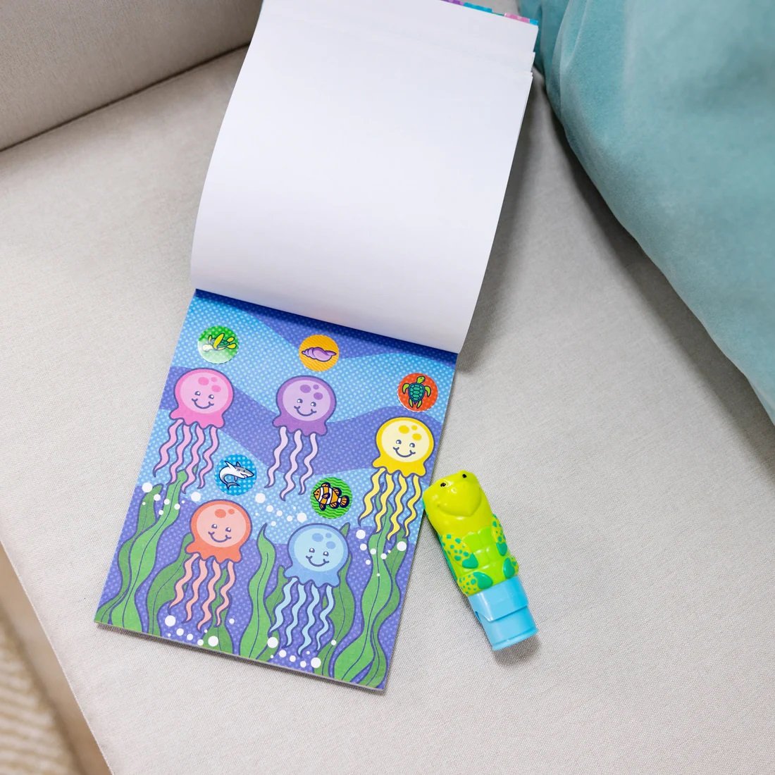 ชุดตัวปั้มสติ๊กเกอร์รูปเต่า พร้อมสมุดกิจกรรม ของเล่นเสริมพัฒนาการเด็ก เสริมทักษะการเรียนรู้ สื่อการสอนอนุบาล พร้อมส่ง