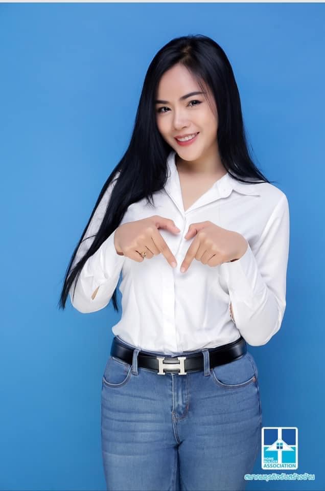 เสื้อเชิ้ตผู้หญิงสีขาว ออฟไวท์ สลิมฟิต เข้ารูป แขนยาว เสื้อเชิ้ตทำงาน เสื้อยูนิฟอร์ม แบรนด์ 8SHIRT slim fit shirt พร้อมส่ง