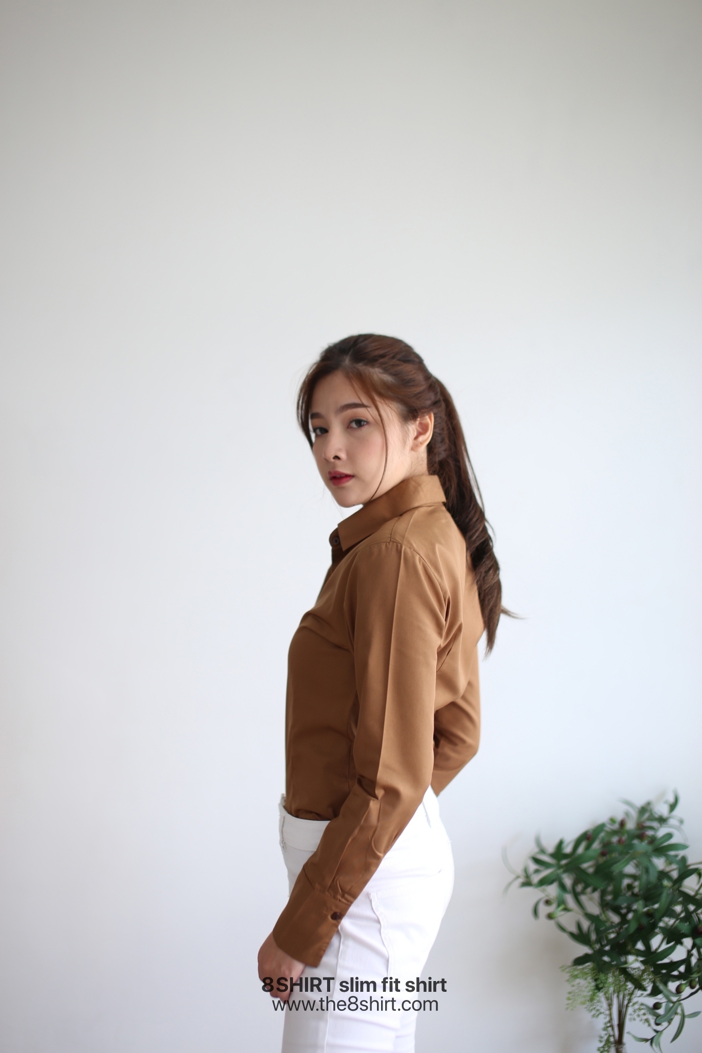 เสื้อเชิ้ตผู้หญิง สีน้ำตาลทอง (Gloden Brown) สลิมฟิต เข้ารูป แขนยาว เสื้อเชิ้ตทำงาน เสื้อยูนิฟอร์ม แบรนด์ 8SHIRT slim fit shirt พร้อมส่ง