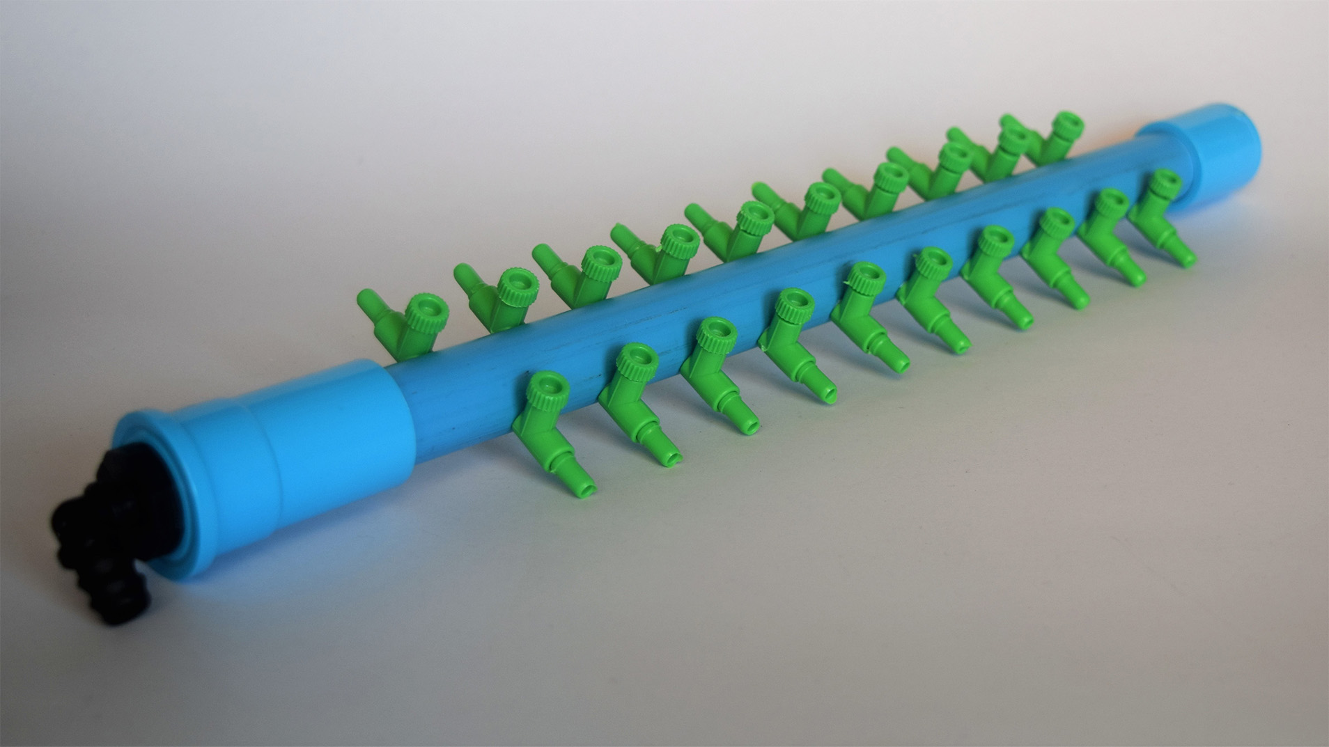 ปั้มออกซิเจน HAILEA รุ่น ACO-208 ท่อพักลม 2 นิ้ว ท่อแยกลม 20 ช่อง และอุปกรณ์พร้อมใช้งาน