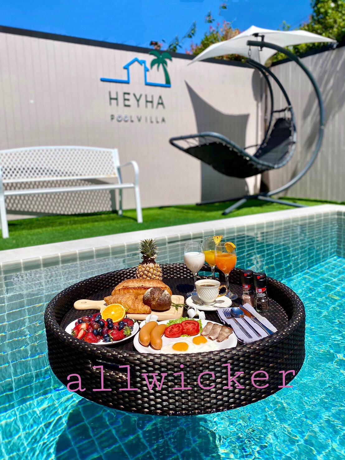 ถาดลอยน้ำหวายเทียม ทรงกลม 80ซม. สูง14ซม.หวายเทียม สำหรับใส่สำรับอาหาร หรือเครื่องดื่มเสริฟริมสระ หรือลอยในสระน้ำได้