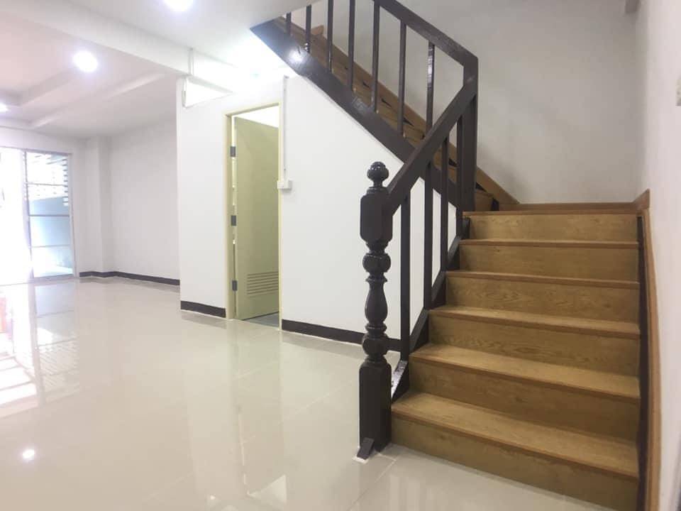 ทาวน์เฮ้าส์16ตรว.สวย รีโนเวทใหม่ พร้อมเข้าอยู่ อาคาร 2ชั้น ขนาด 16ตรว. ซอยเพชรเกษม62/4 ติดสถานีรถไฟฟ้าตลาดบางแค