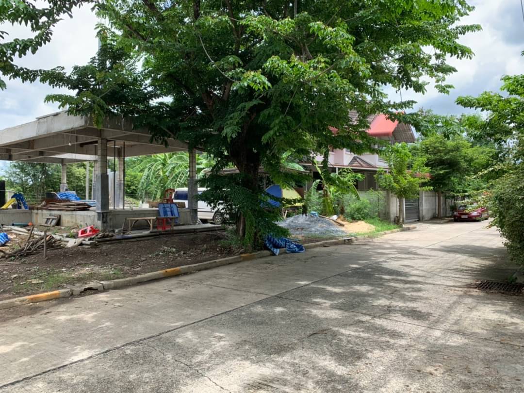 ขายที่ดิน กฤษดานคร 18 พุทธมณฑลสาย3 เนื้อที่ 41 ตรว. เหมาะสร้างบ้าน หลังติดคลอง ร่มรื่น ขาย : 1,150,000 บาท