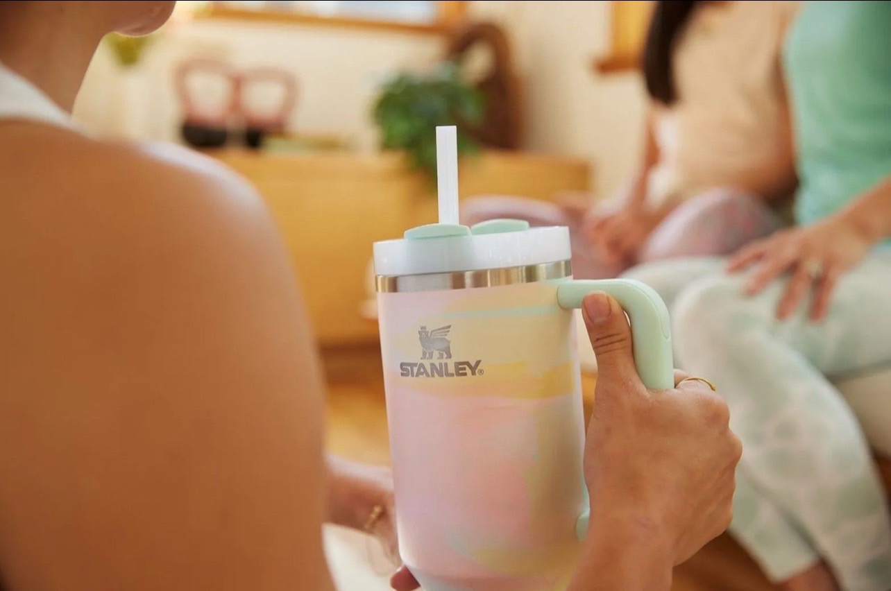 Adventure Quencher 2.0 TM Tumbler 30Oz Warm Serene Brushstrokes