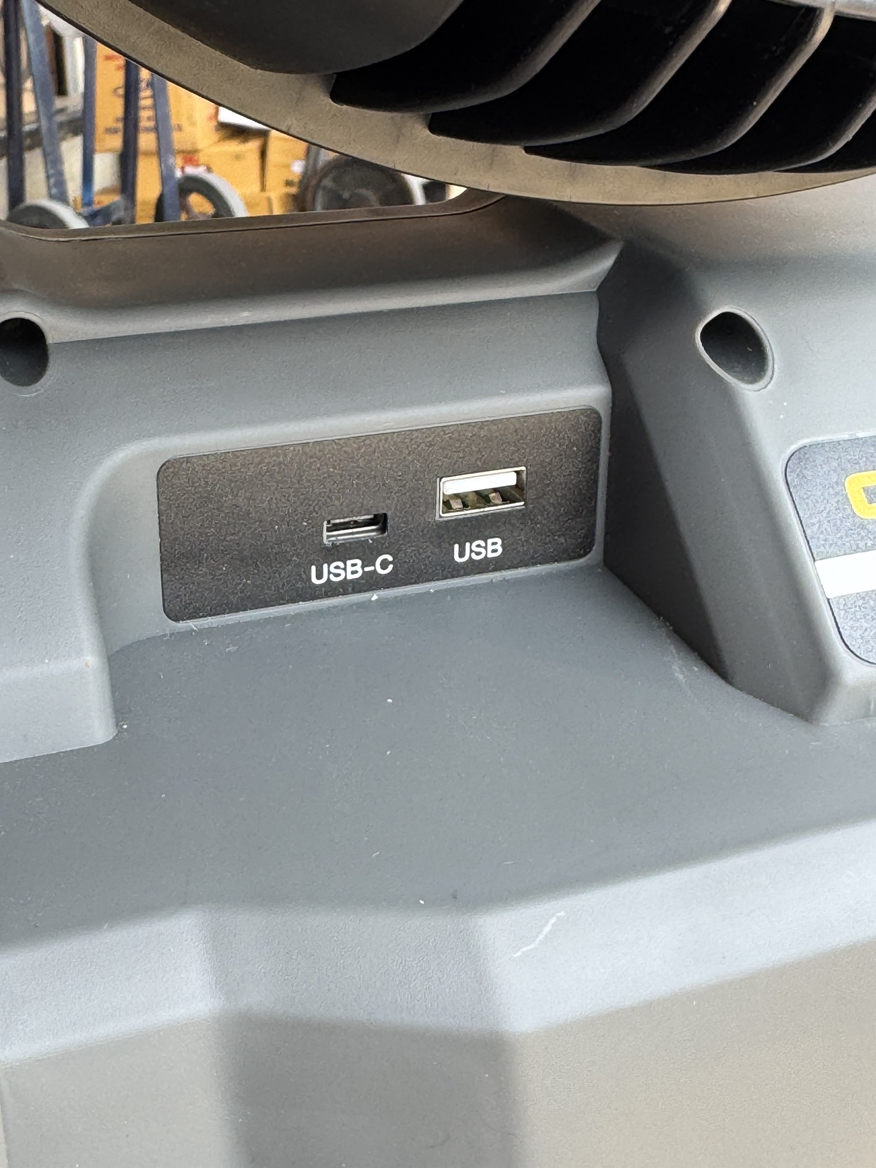 พัดลมไร้สาย 9นิ้ว OSUKA OCF762 20V 4.0Ah มี PORT USB-C//USB