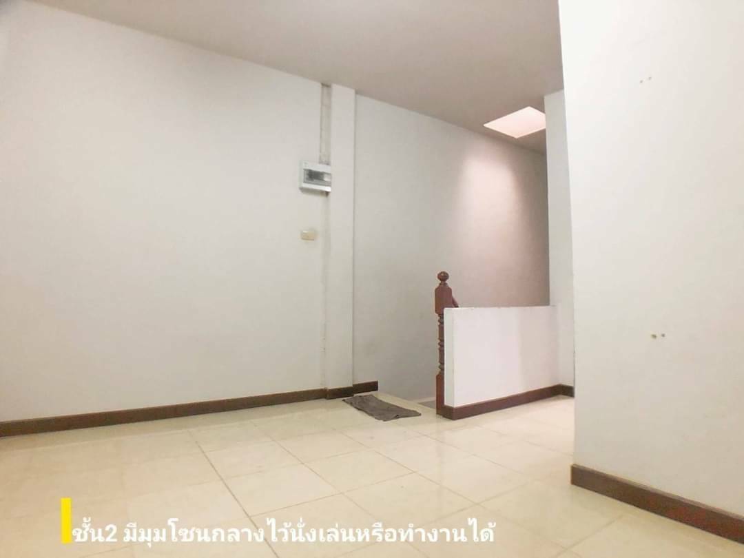 ขายทาวน์เฮ้าส์ 2ชั้น เนื้อที่ 22 ตร.ว. ม.เพชรเกษม 2 ใต้ ซ.เพชรเกษม 55/2 ใกล้เดอะมอลล์บางแค และรถไฟฟ้าMRTหลักสอง เพียง 2กม.