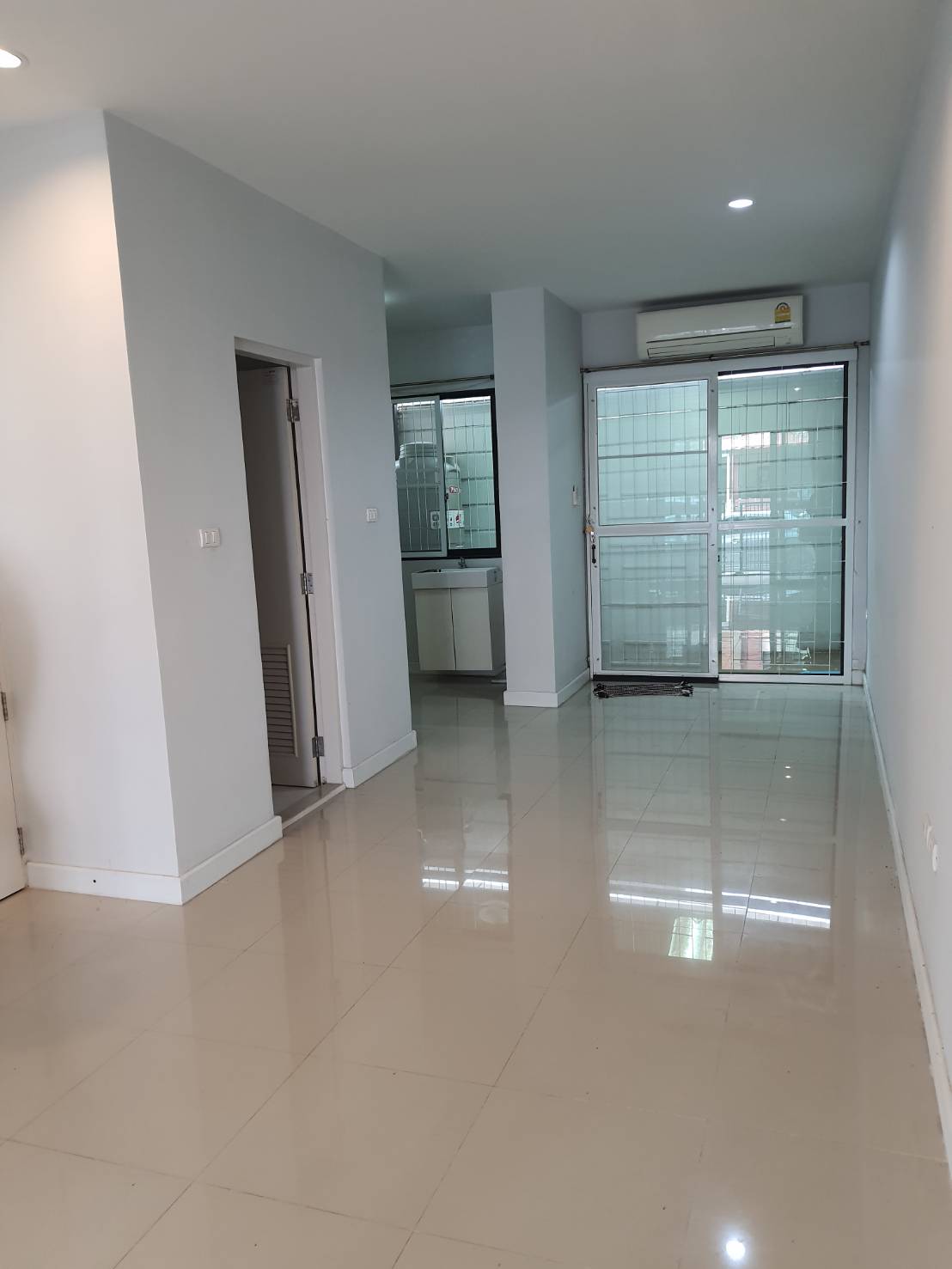 เช่าแล้ว* ให้เช่าทาวน์โฮม 3 ชั้น หมู่บ้านซิกเนเจอร์ เพชรเกษม 69 เนื้อที่ 17.1 ตารางวา 3นอน 3น้ำ